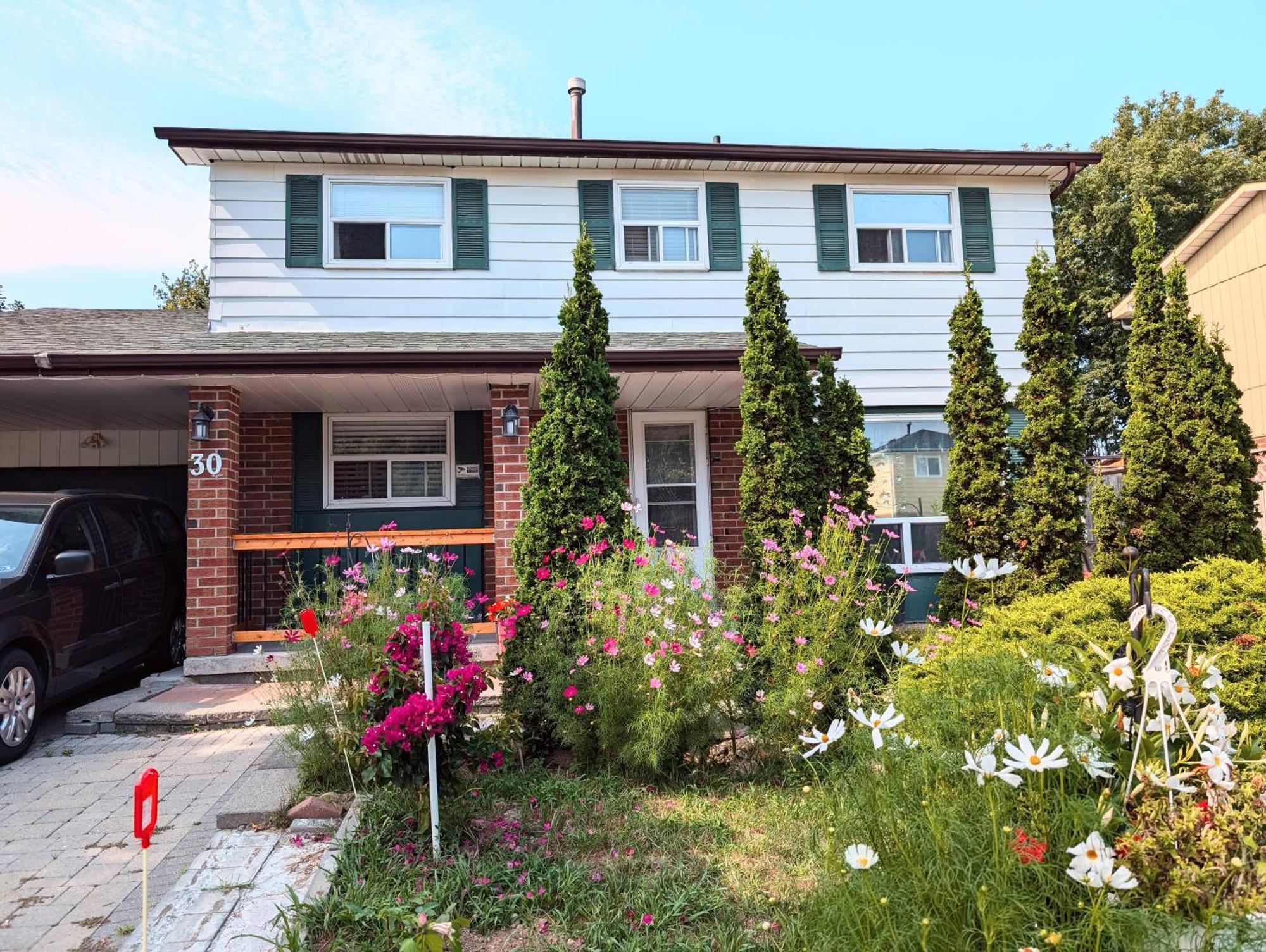 Renovated Cozy Bedroom With Private Washroom Toronto Exterior photo